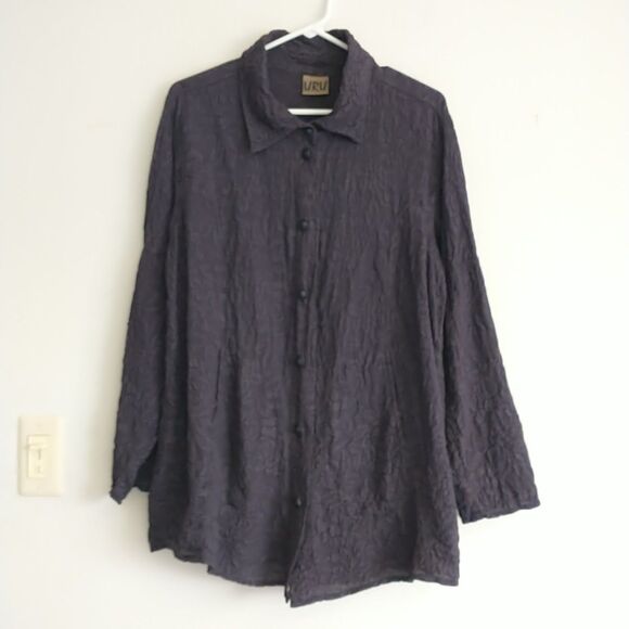 URU Shirt Blouse Womens L Purple Floral Embossed Silk Textured Buttons Bust43'' - Picture 1 of 8